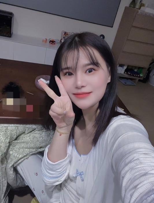 邻家小妹璐璐