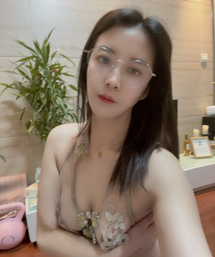 太白南路地铁口御姐