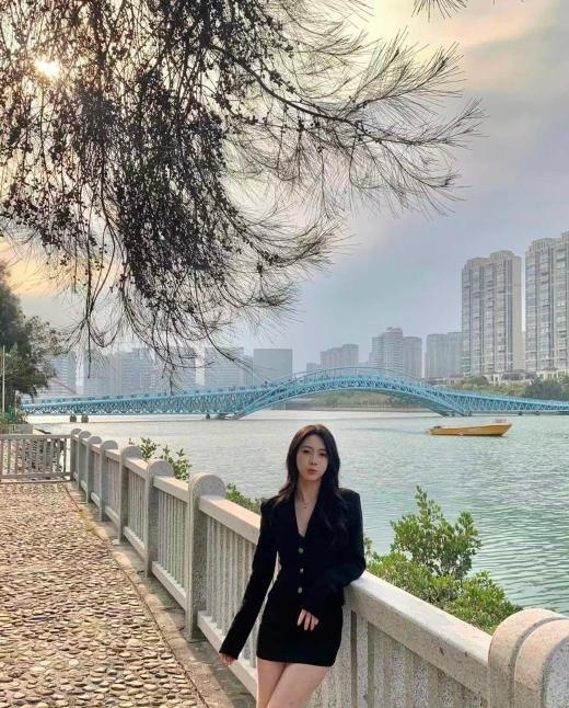 高颜值长腿御姐女神