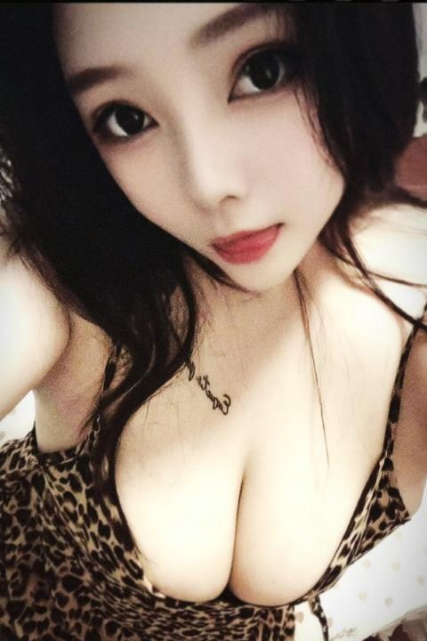 火辣豹纹小姐姐