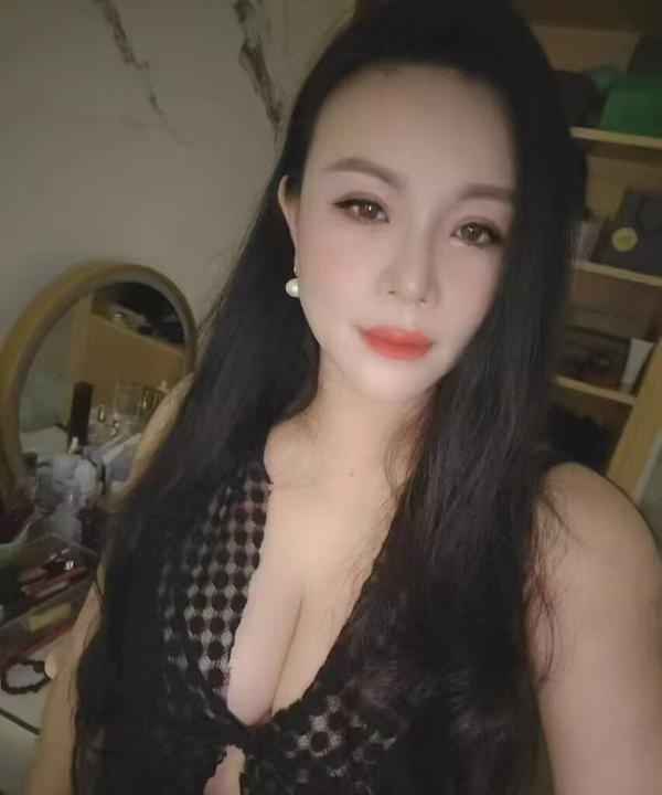 172长腿骚妇