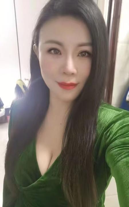 172长腿骚妇