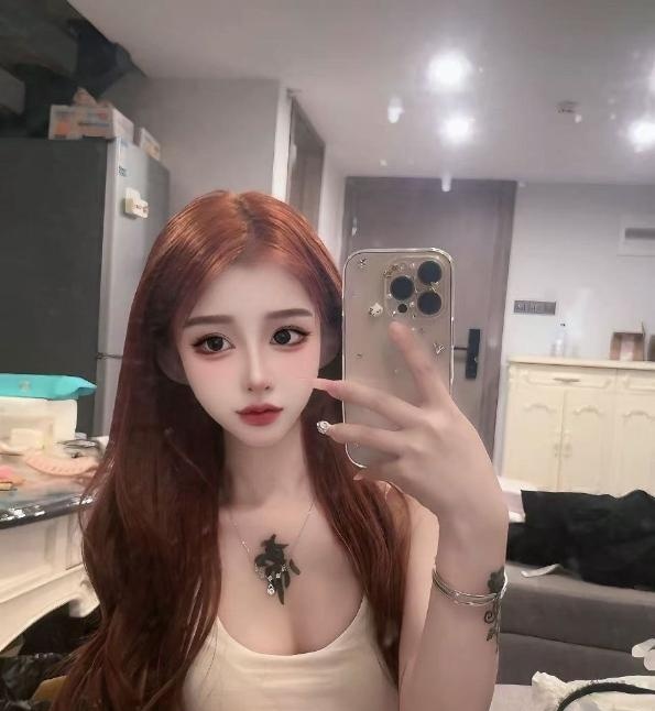 颜值嫩妹鬼鬼老师