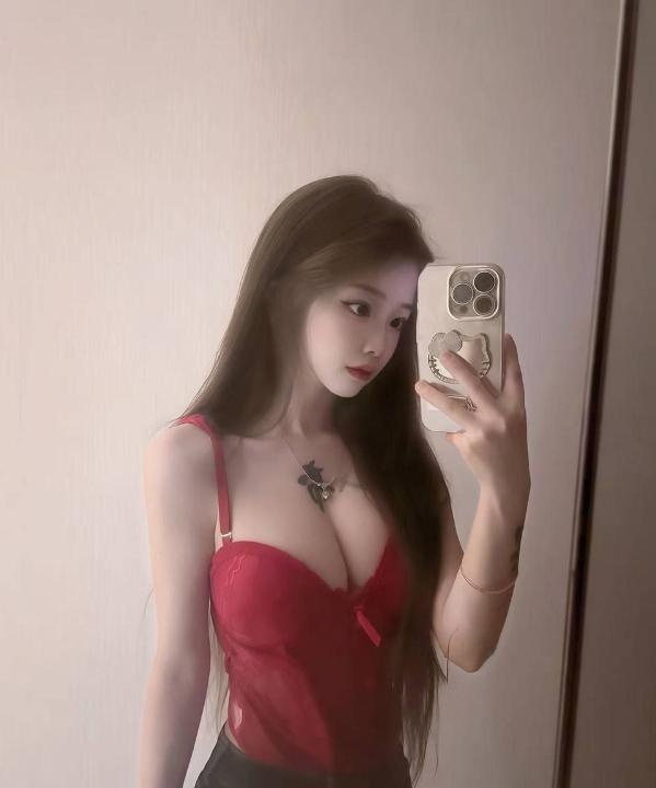 颜值嫩妹鬼鬼老师