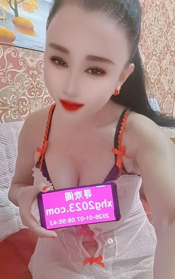 天然大奶美少妇