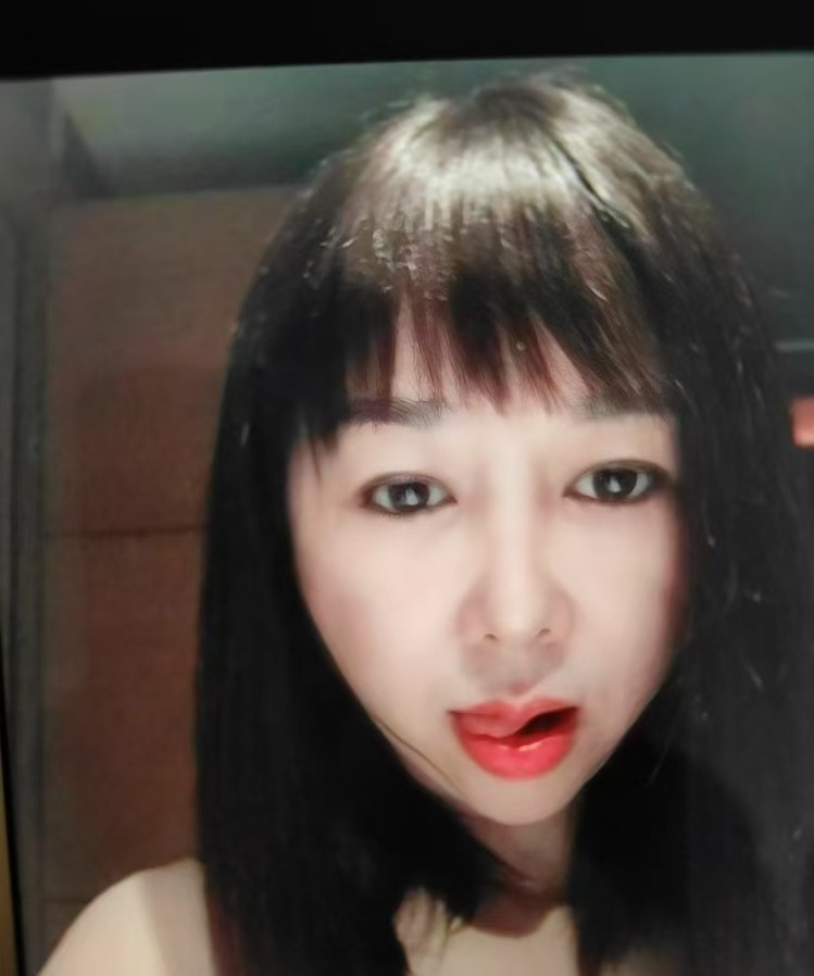 青岛黄岛区长腿少妇（自聊自做）