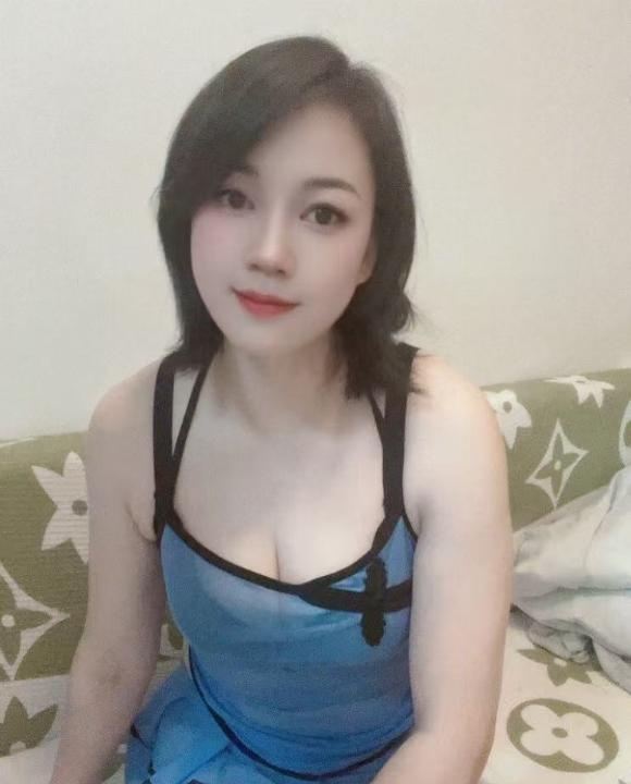 西站川渝大胸少妇