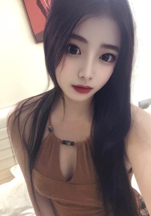 大胸肥臀妹子
