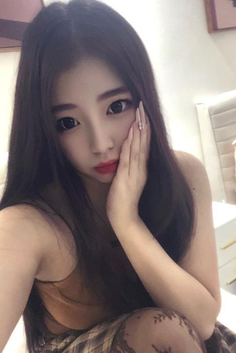 大胸肥臀妹子