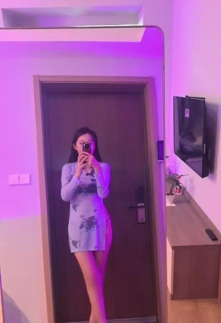 成都武侯美女依宝