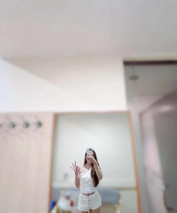 颜值身材很棒的小姐姐