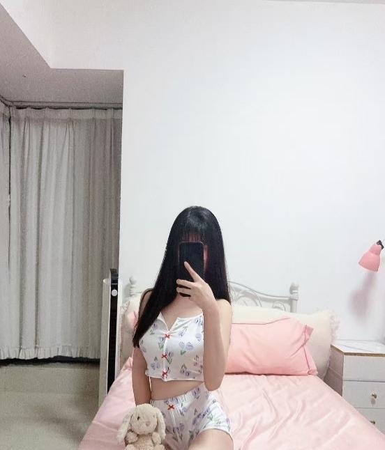 光谷大长腿芳芳