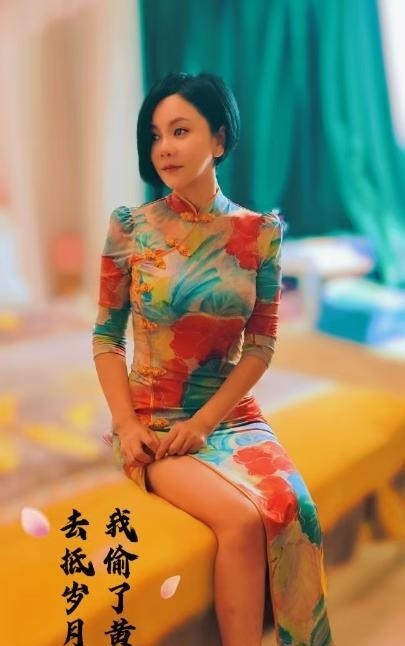 短发东方古典气质美女