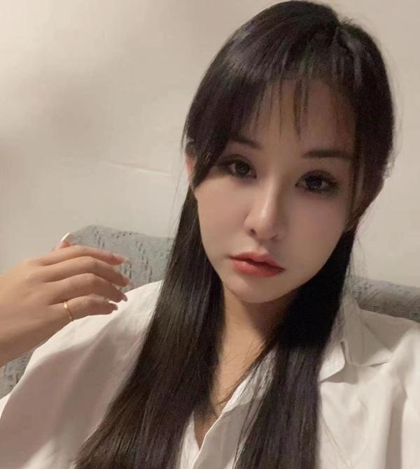 天河反差感骚妹