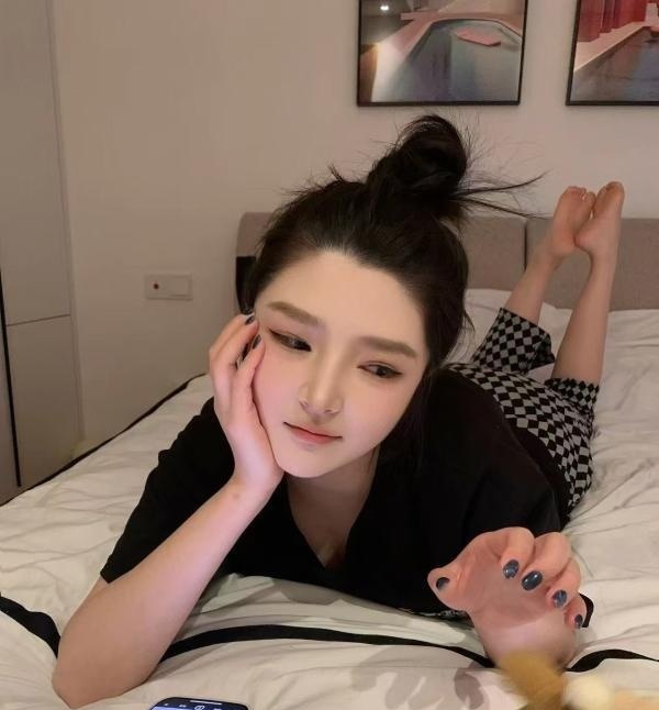 三点粉颜值身材天花板