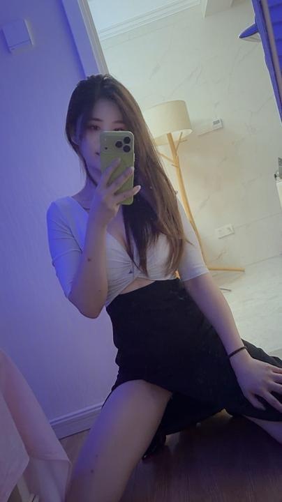 河南岸爱舌吻的少妇