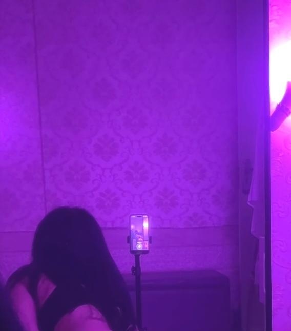 滨江翘臀小妖精曼妮