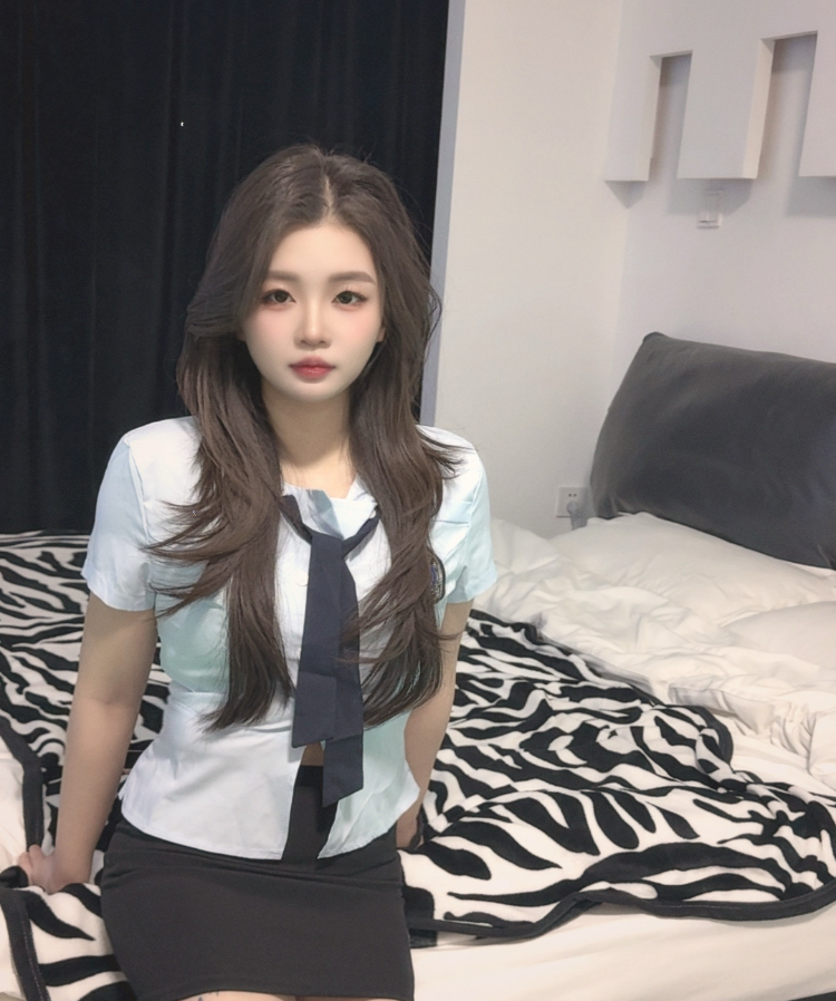 长腿制服骚妹子