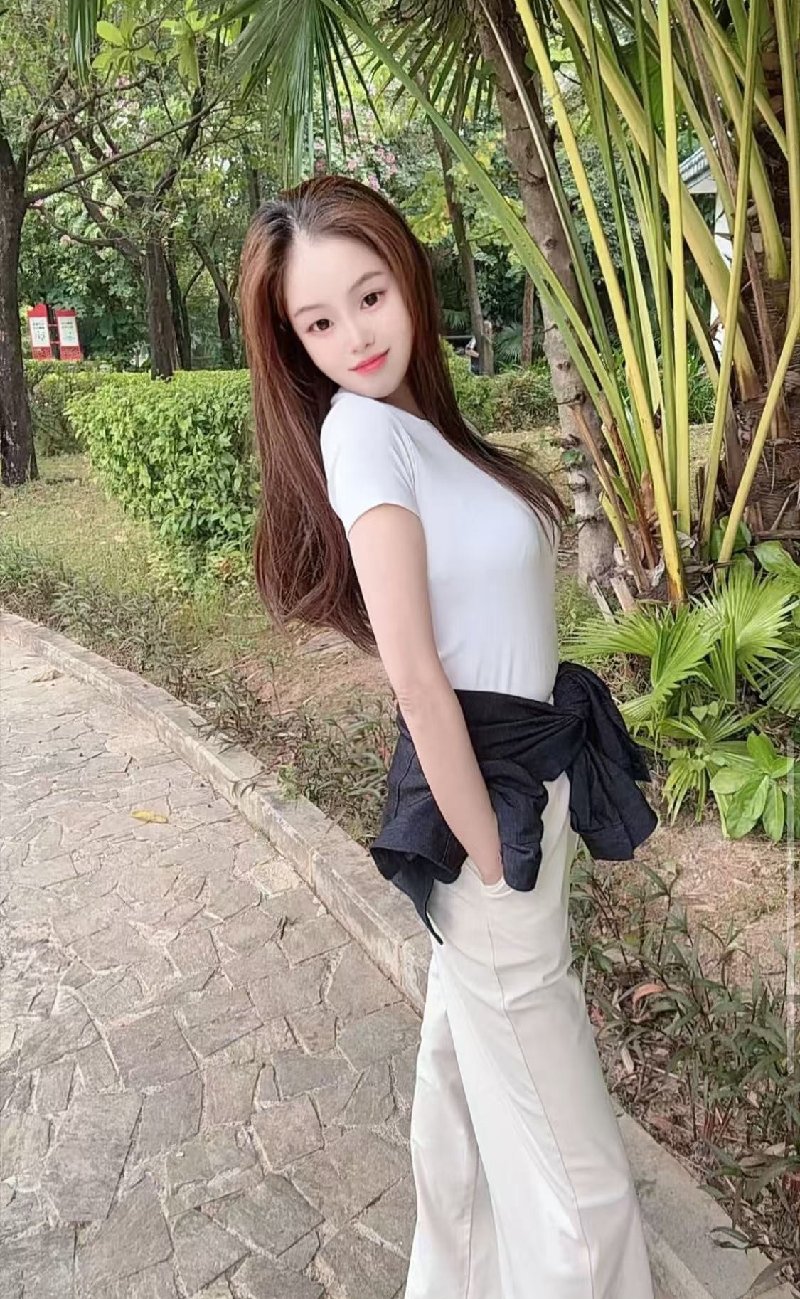 肤白美乳朵儿