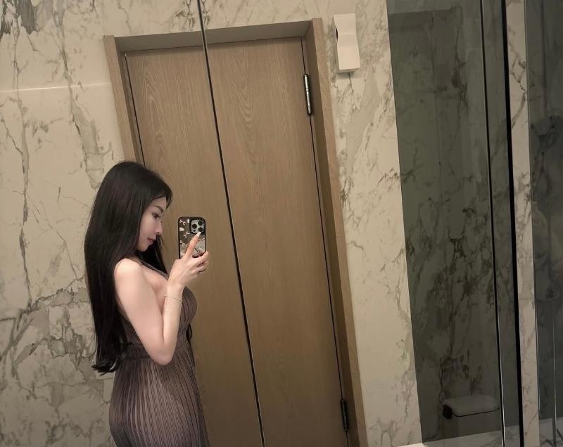 童颜巨乳美女老师