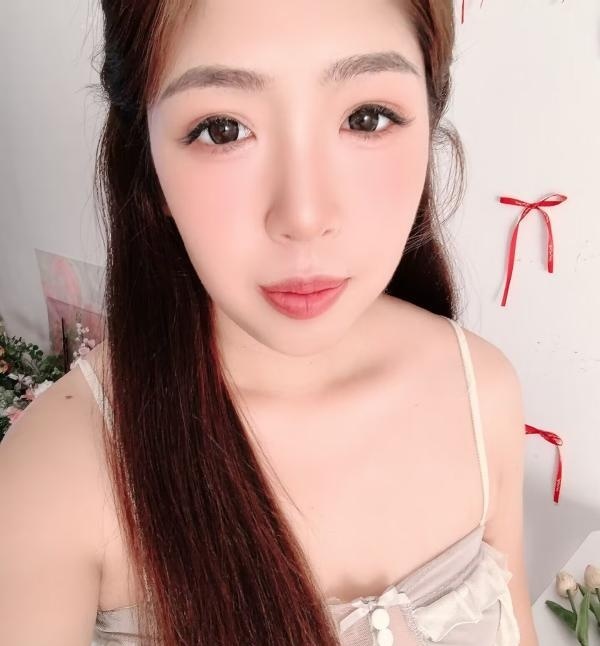 美胸小骚妇