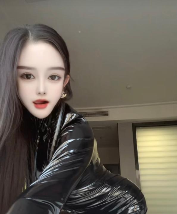 御姐女王范十足