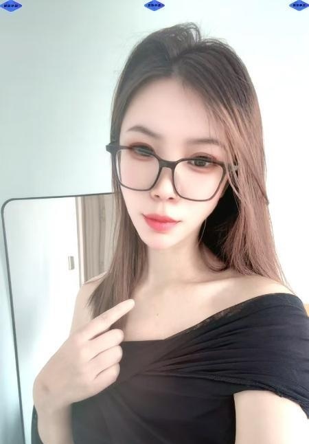 铁西反差眼镜妹