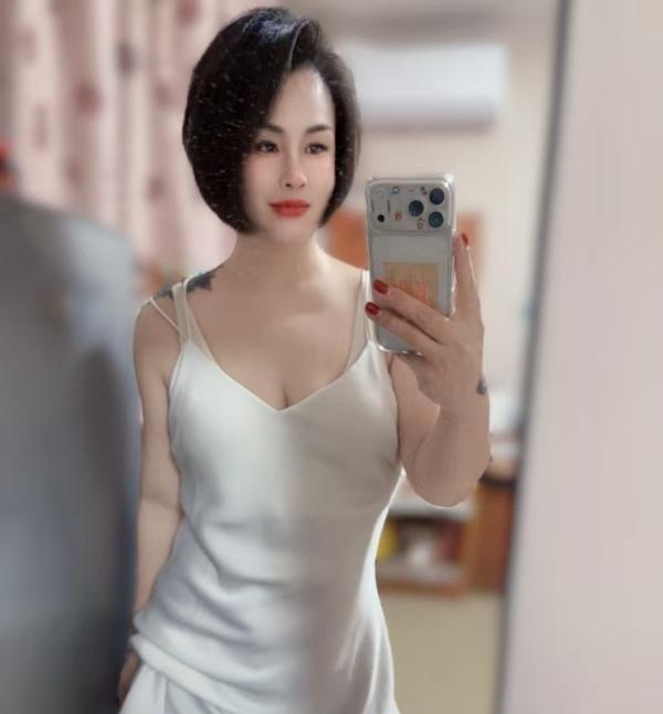 美足白富美少妇
