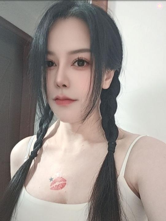 天河潭村爆乳气质美女