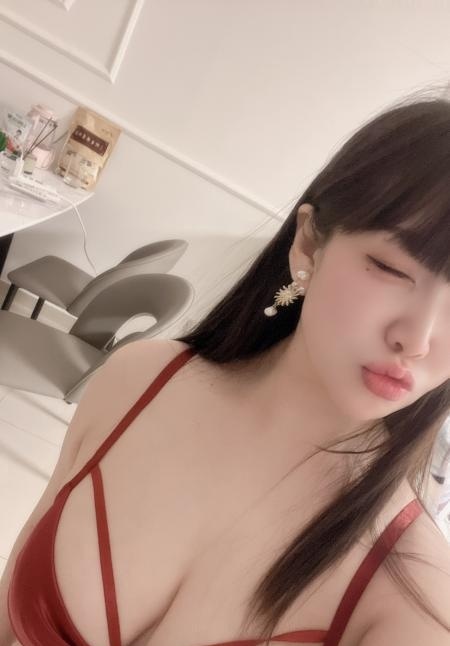 大胸甜妹唐甜甜