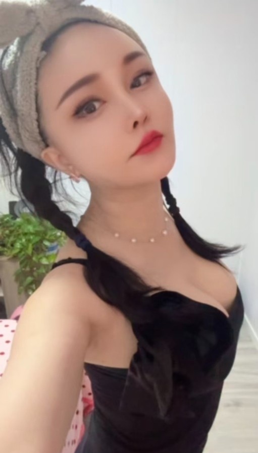 热情轻熟美少妇