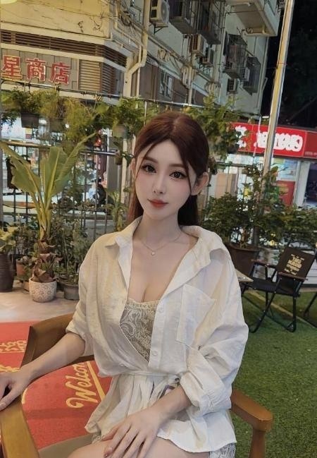肤白貌美颜值女友