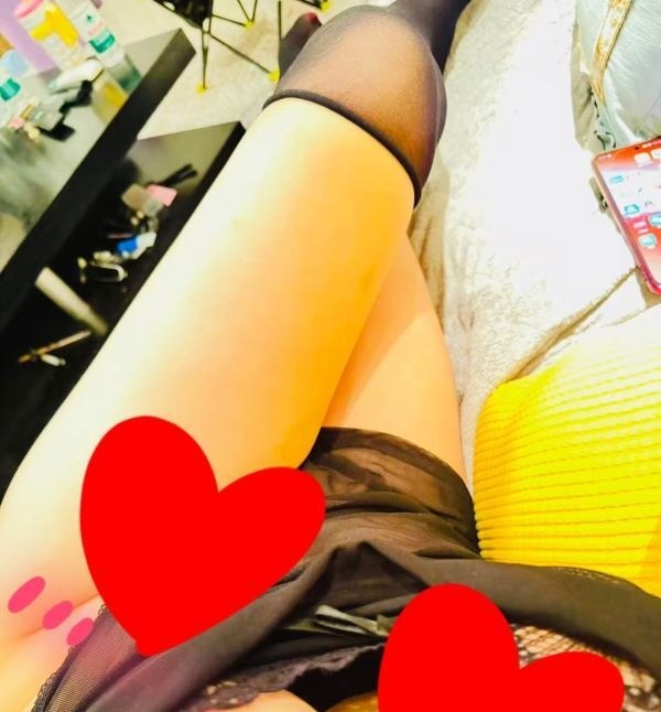 栖霞骚货馒头b巨乳