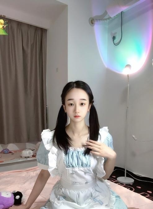 五堡双马尾小甜妹