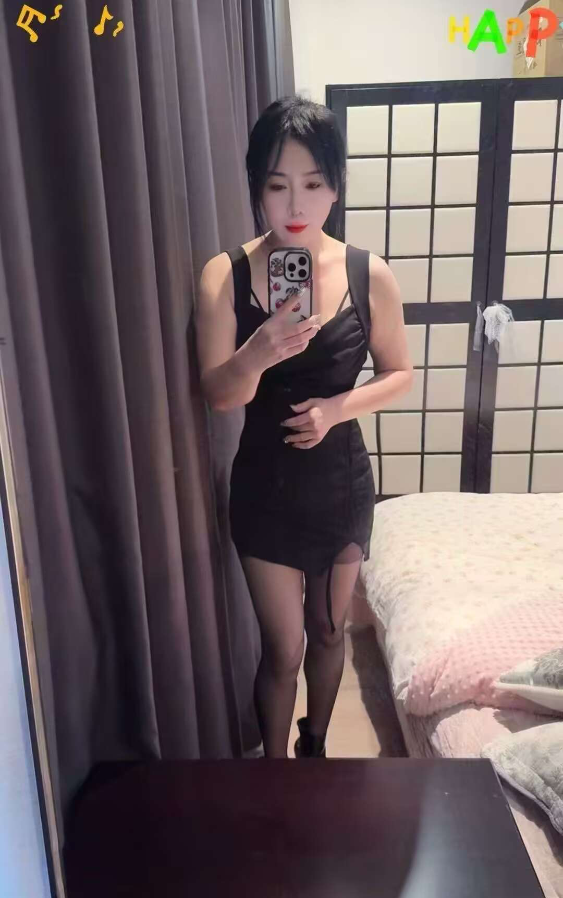 短发小少妇芯儿