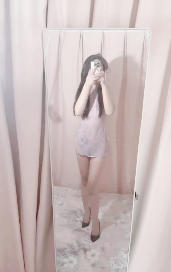 双桥娇小少妇