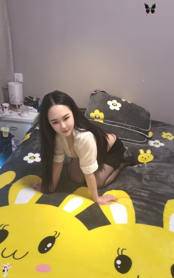 美乳翘臀小喇叭老师