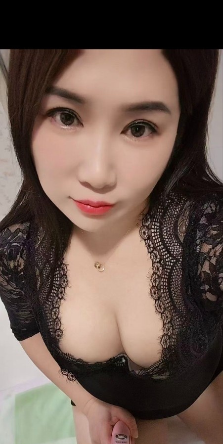 肥臀丰乳嫩妇