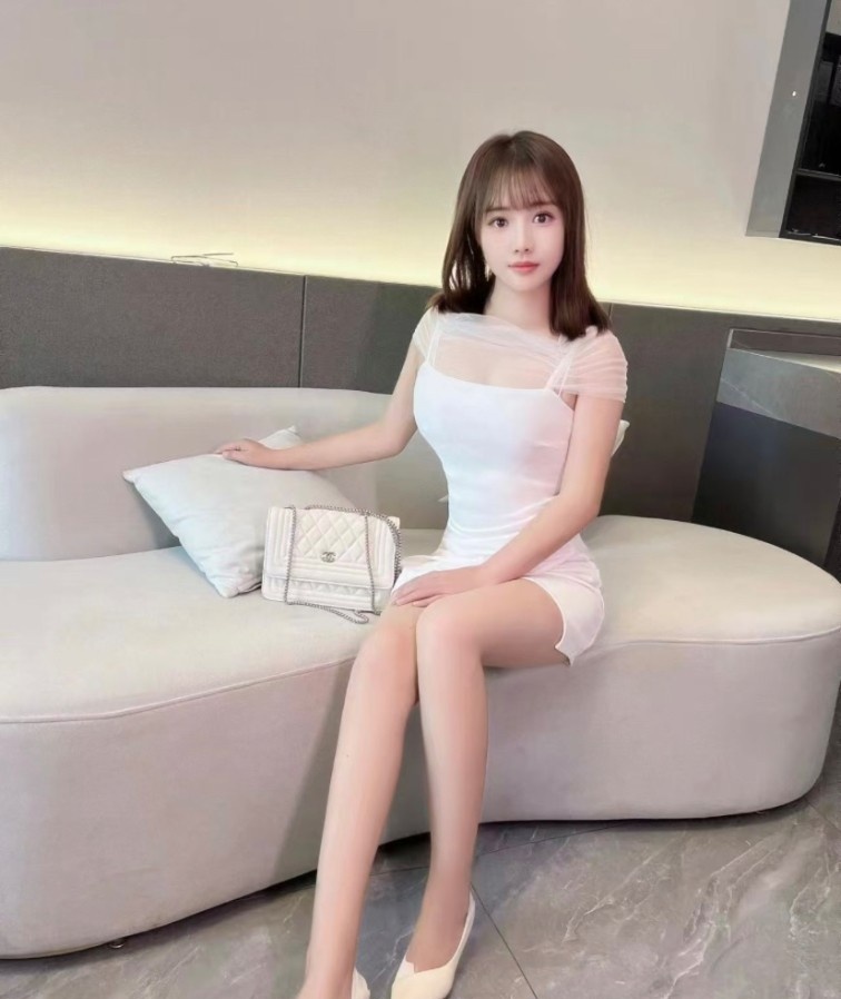 济南水多翘臀小妹