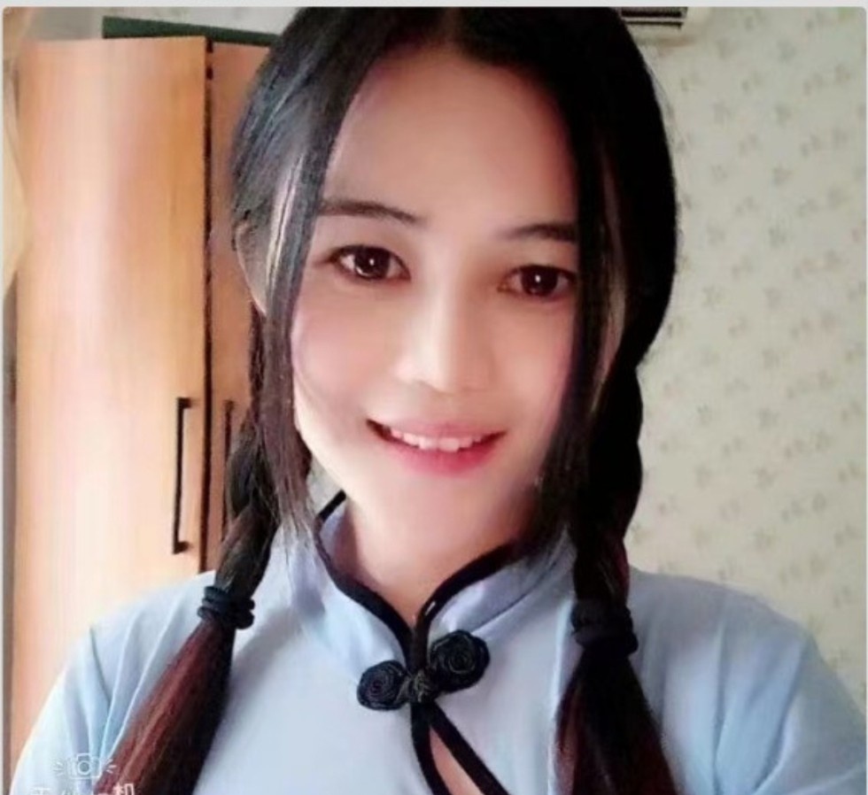 骚货小苍井