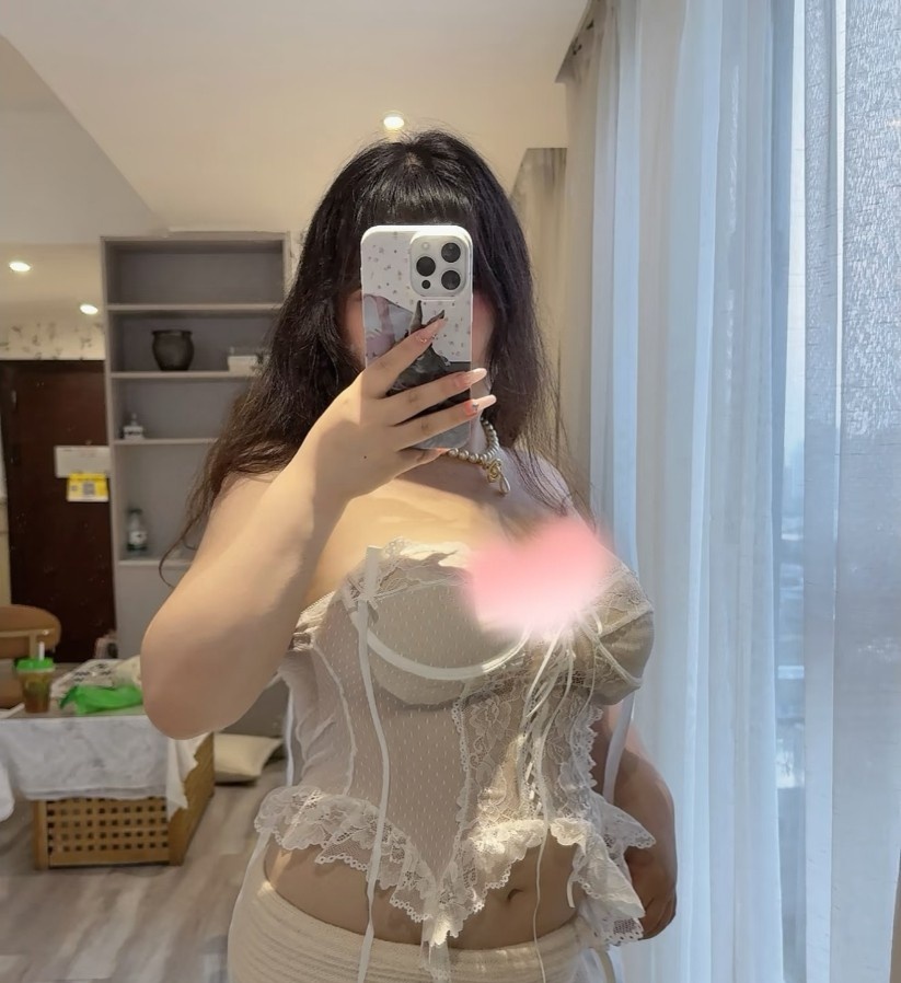 骚女大胸奶巨臀