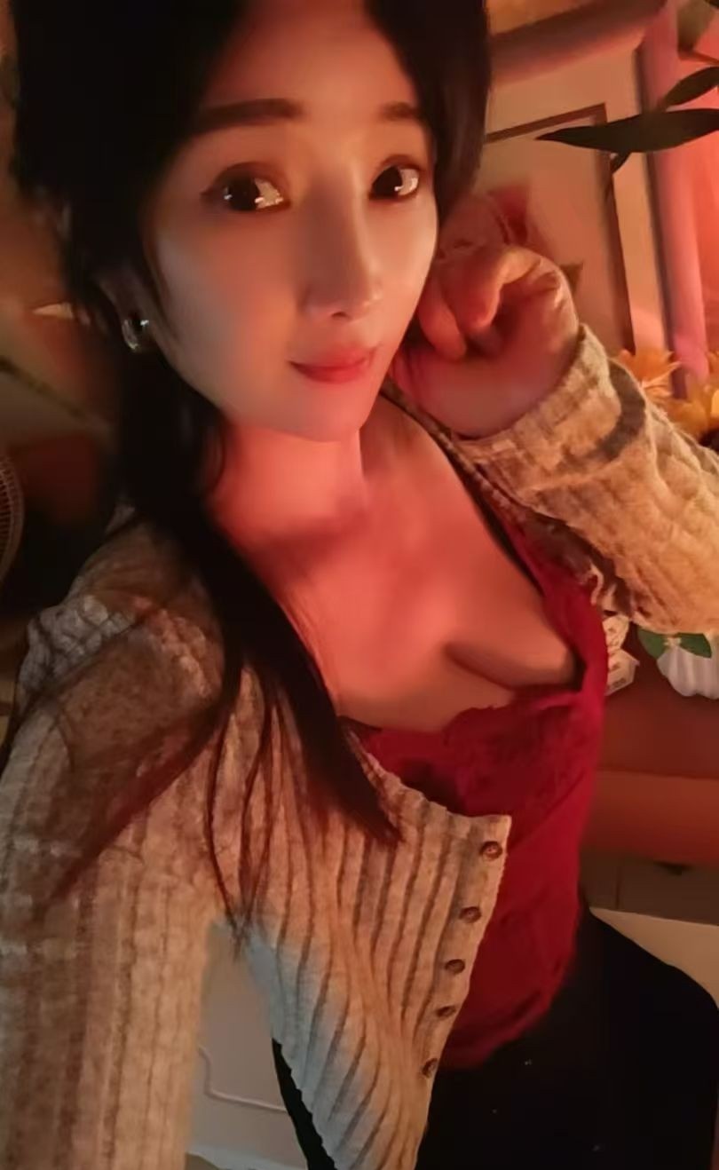 大胸橘子老师