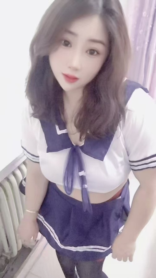 后入超级爽的大胸少妇