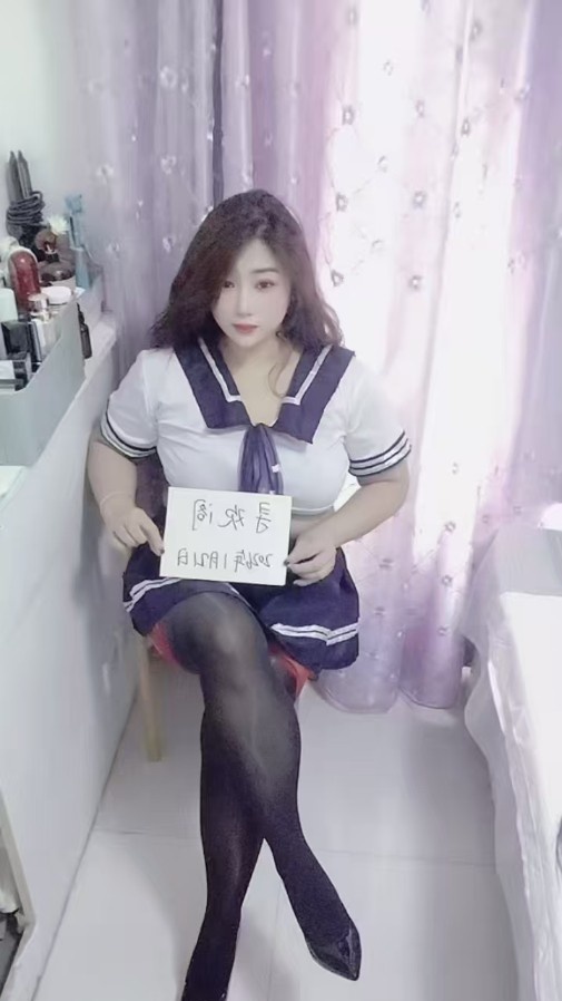 后入超级爽的大胸少妇