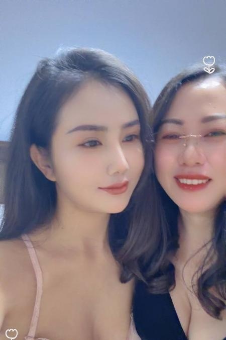 建邺母女双飞
