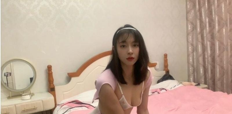 性感制服潇潇