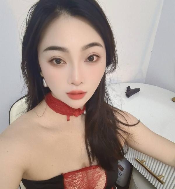 上城黑丝美臀佳佳