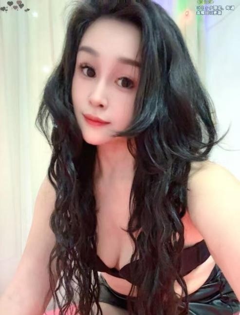 前凸后翘觅儿老师