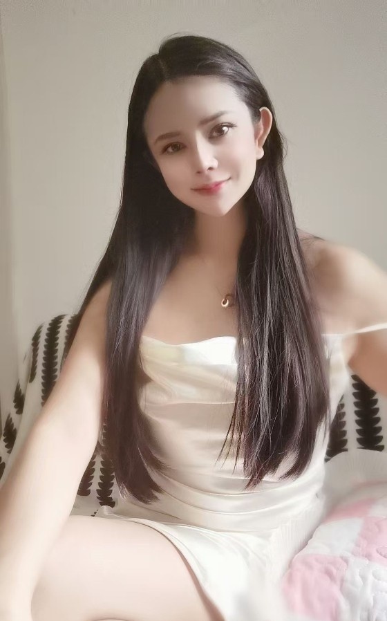 制服少妇菲菲