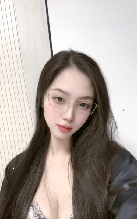 东站反差明媚儿